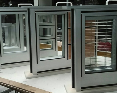 Indoor glass partition wall